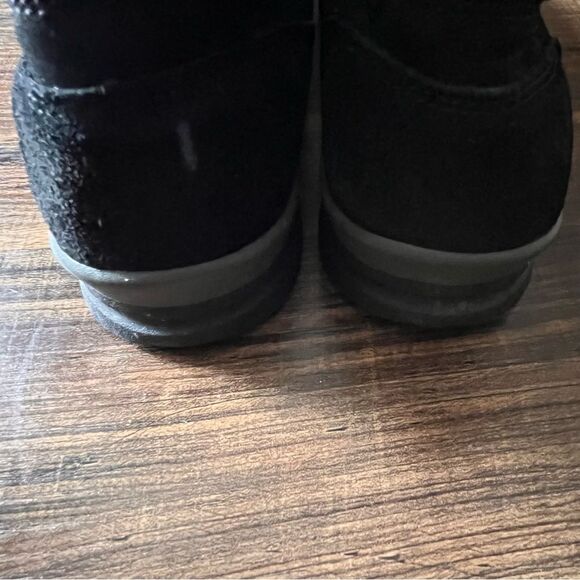 Lands' End Black Suede and Nylon Short Boots Style 394102 Size 8.5B - Picture 4 of 10